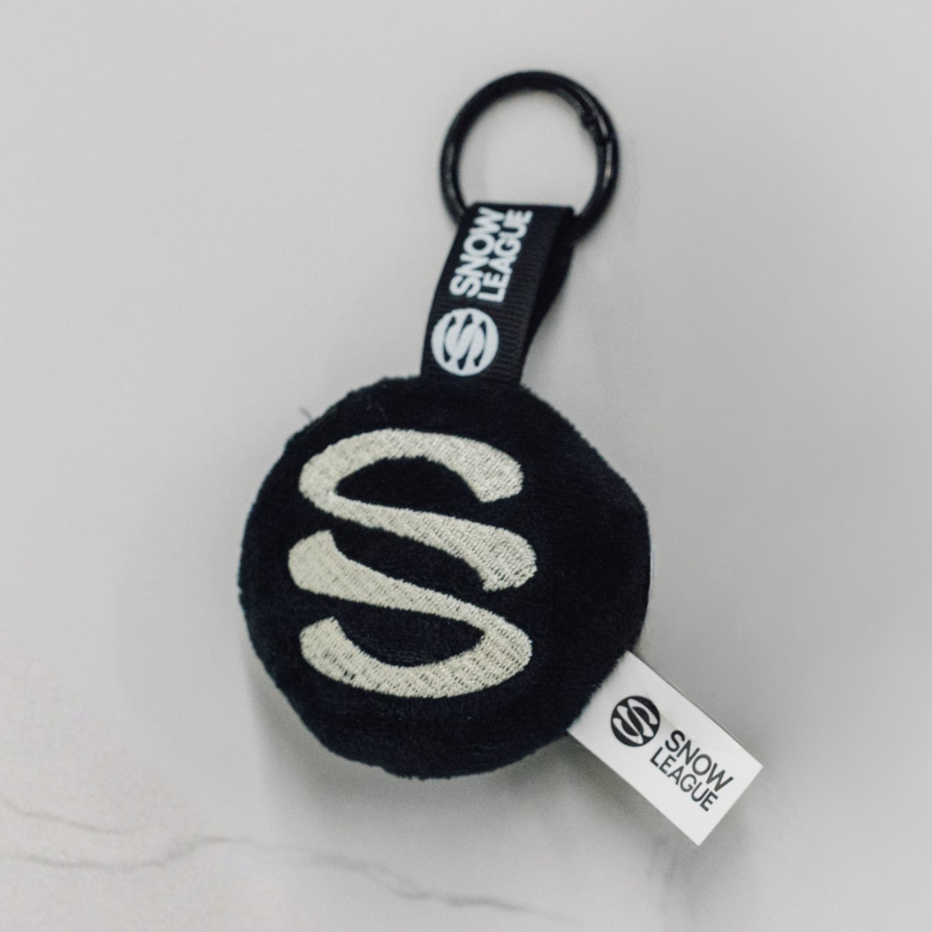 SNOW LEAGUE ICON SNOFUFU KEYCHAIN